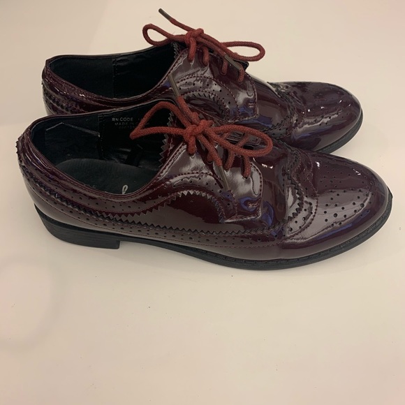 Wingtip oxfords maroon patent leather - Picture 2 of 5
